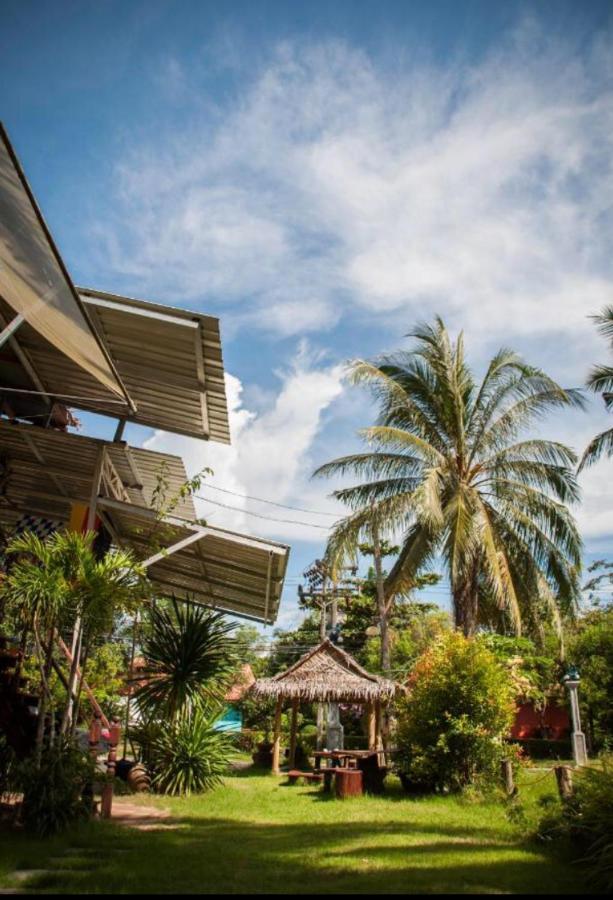 The Lazy Bar And Guesthouse Krabi town Exterior foto