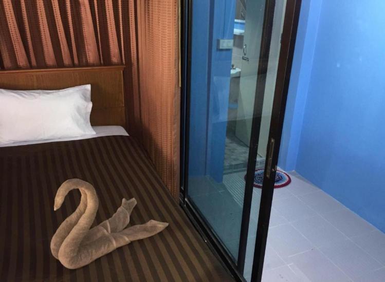 The Lazy Bar And Guesthouse Krabi town Exterior foto
